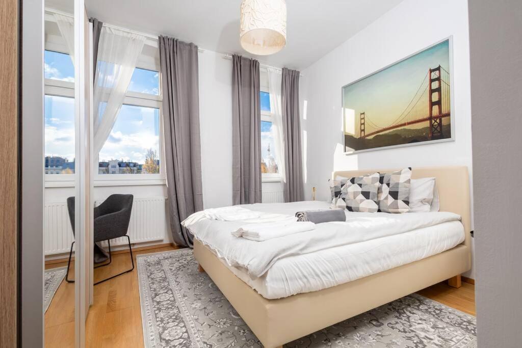 Orestaliving- 3Br On The Daube Canal/Friedensbruecke Viena Exterior foto